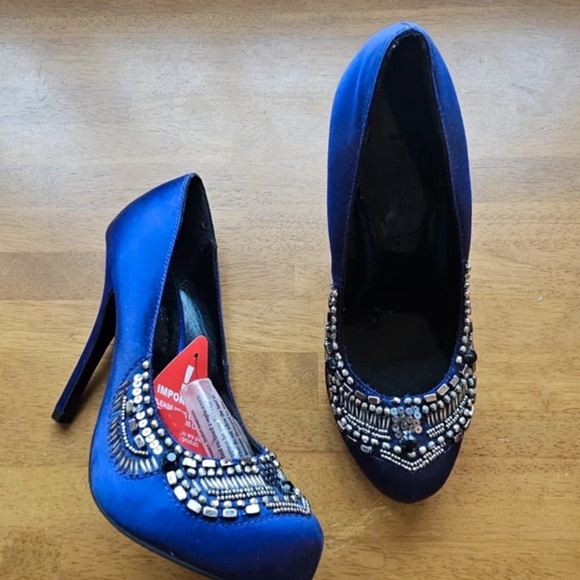 Elegant Blue Satin Heels with Beaded Design - Picture 2 of 5